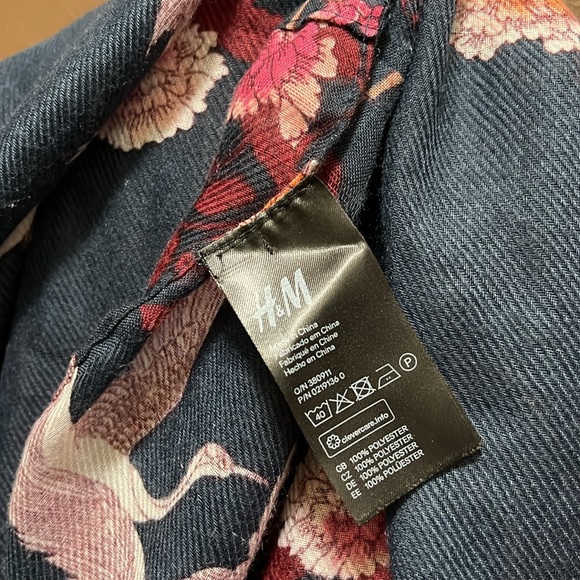 H&M Infinity Scarf - Picture 2 of 3